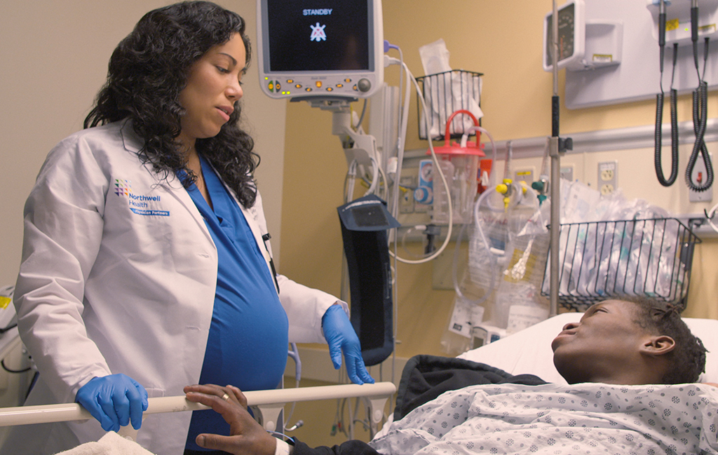 Lenox Hill Trailer Goes Inside The Lives Of Doctors E Online Ap